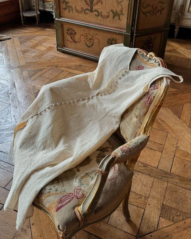 𝒞𝓁𝒶𝓈𝓈𝓎 tweet media