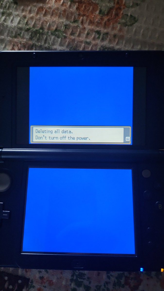 Fiz backup dos meus saves antigos no checkpoint e vou começar o soulsilver de novo. Pensando num time mais diferentão dessa vez
