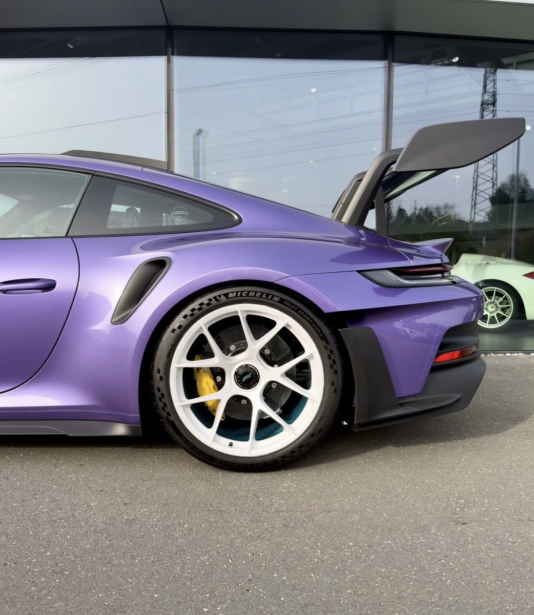 Porsche Club tweet media