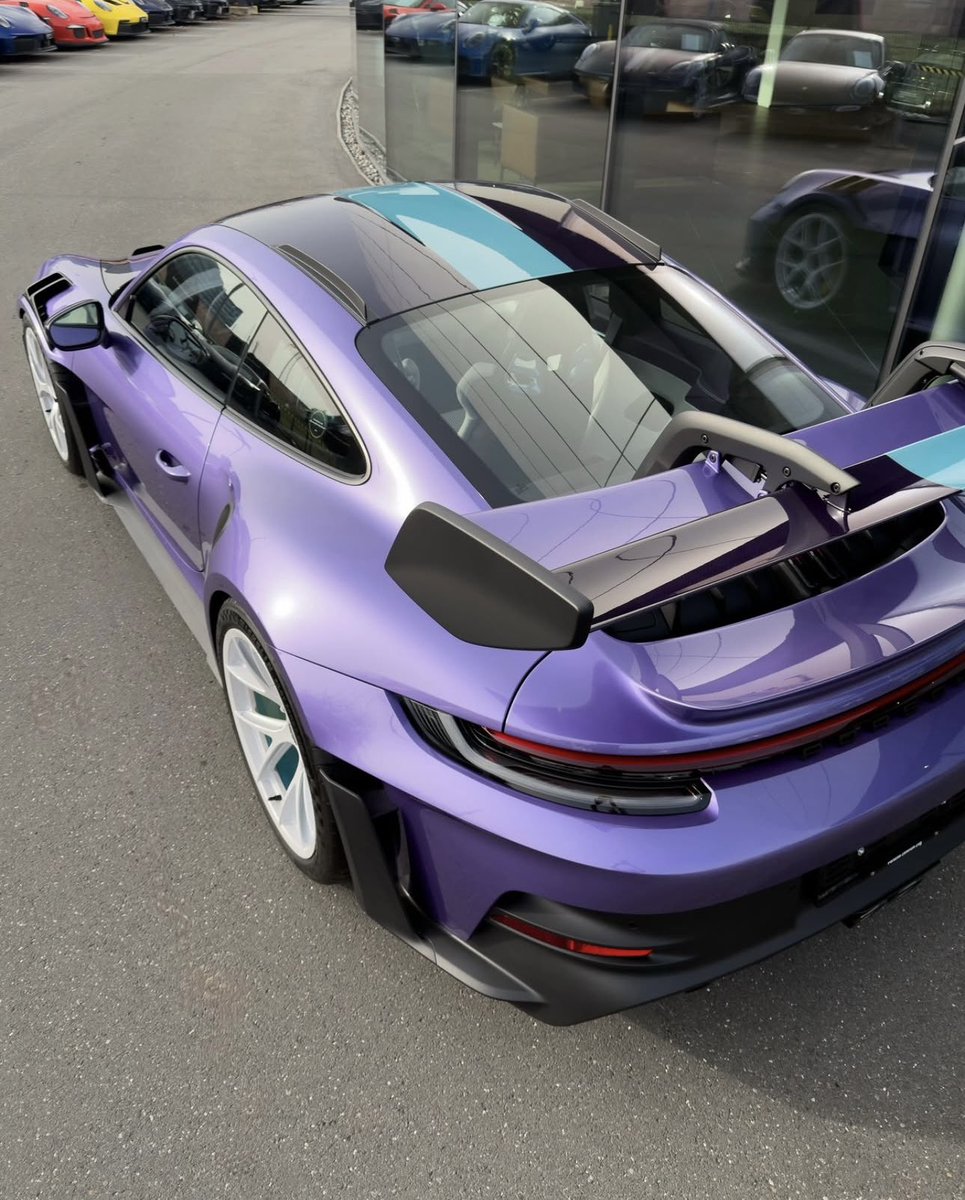 Porsche Club tweet media