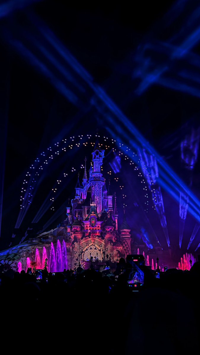Muh_D2B's tweet photo. Disney 🇫🇷 https://t.co/syuRDSFdYj