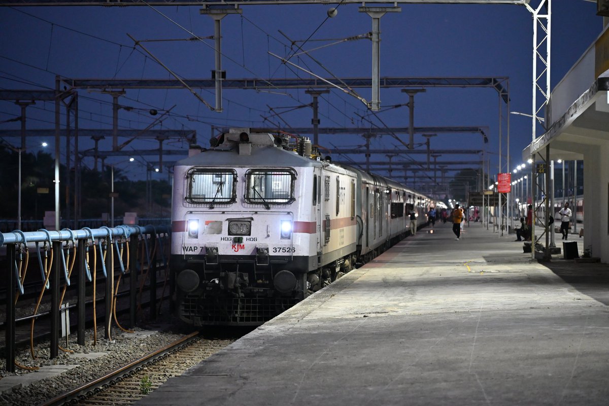 drm_tvc's tweet image. Rescheduled Train No. 12634 Kanniyakumari – Chennai Egmore Superfast Express is all set to depart from Kanniyakumari Railway Station, Platform No. 3 at 19.30hrs.
#IndianRailways #SouthernRailway #TVCSR #Train #Railways