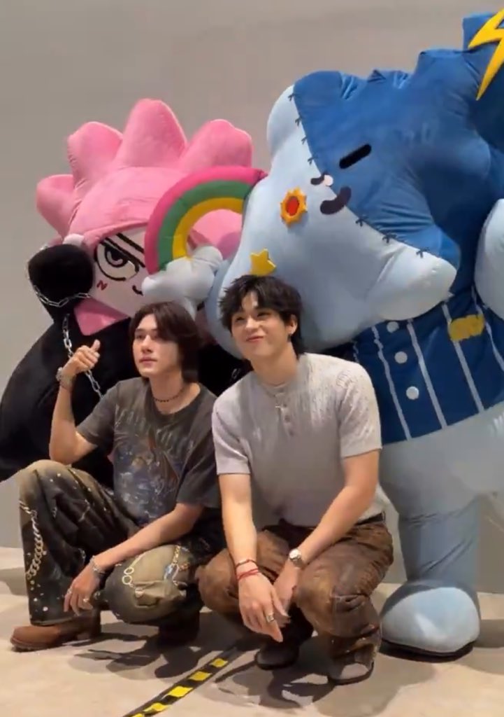 tear ᡣ𐭩ྀིྀི tweet media