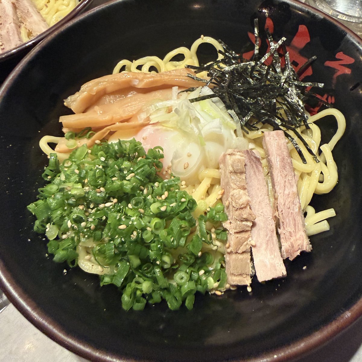 なんぞ tweet media