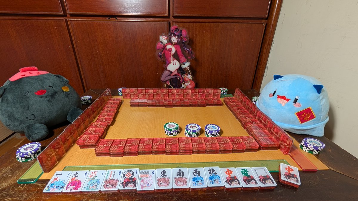 Jimleecs's tweet photo. 收到集齊獎勵加印的字牌麻將了，還有小禮物！
趕快拿出來擺一桌
很感謝當天在交易所協助的大家
#帕妮看
#這裡有酒 https://t.co/ips2HNMyjK