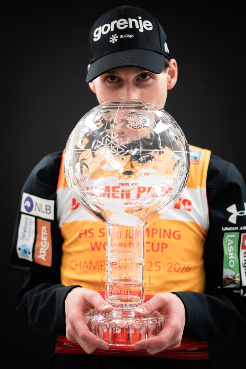 FISskijumping's tweet photo. Domen on top of the World 🌎🔮

#fisskijumping #worldcupplanica https://t.co/59JBoV8wMY