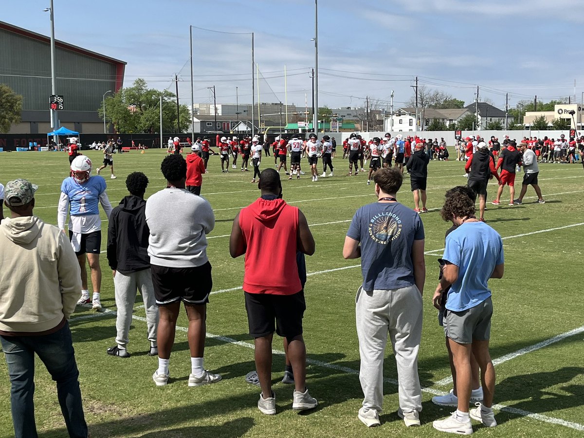 CHighFB's tweet image. Great time with the Coogs yesterday! Great experience and exposure for our Rangers! Thank you for the hospitality @UHCougarFB! #RangerPride #LetsRide #NextLevelRangers #RecruitTheRangers