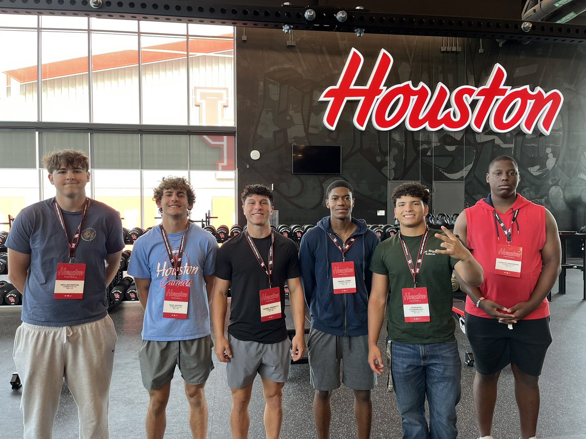 CHighFB's tweet image. Great time with the Coogs yesterday! Great experience and exposure for our Rangers! Thank you for the hospitality @UHCougarFB! #RangerPride #LetsRide #NextLevelRangers #RecruitTheRangers