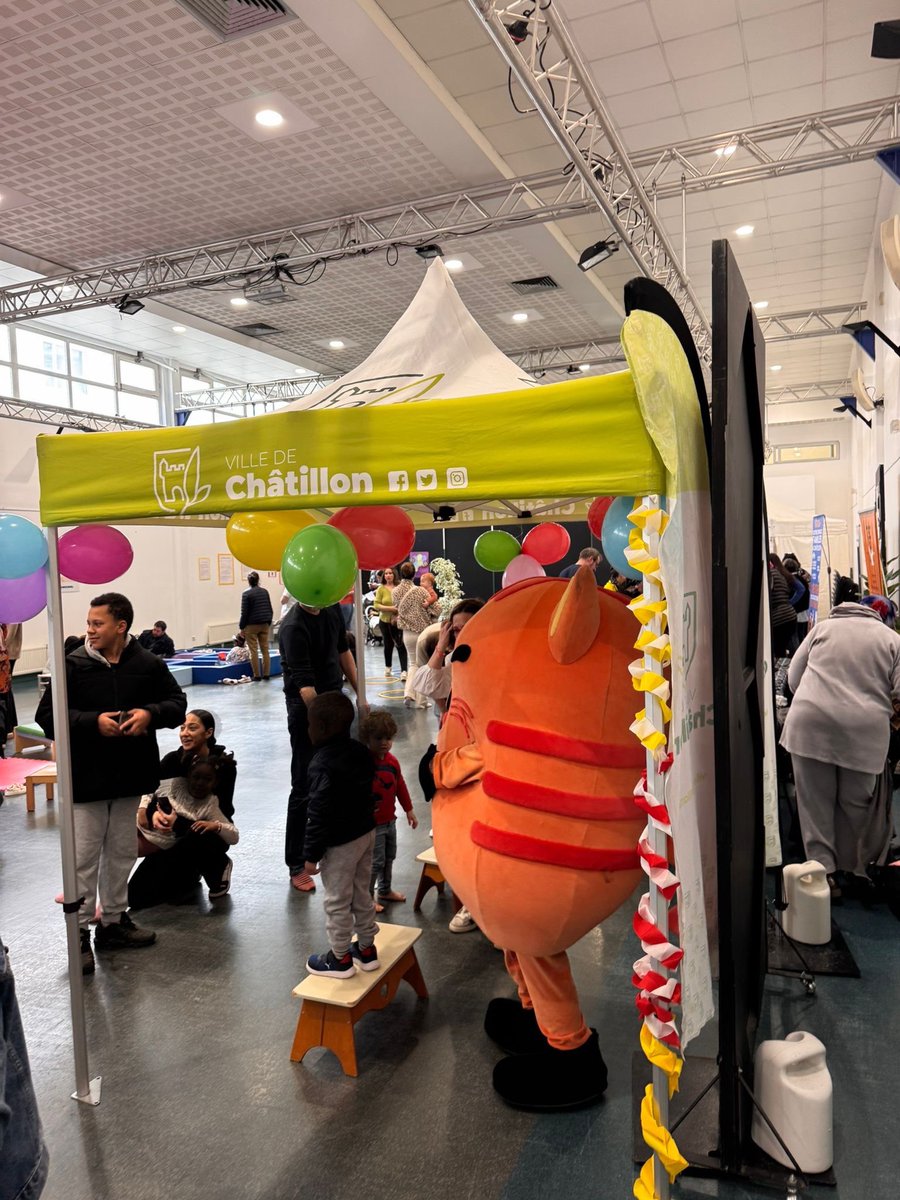 AzzazNadege's tweet image. 👶🏽 Matinale Petite Enfance à #Châtillon hier matin à la rencontre des familles et de nos touts-petits en présence des professionnelles de la petite enfance de notre ville :auxiliaires de puériculture et agents de nos crèches, assistantes maternelles, sage-femmes, PMI, parentalite