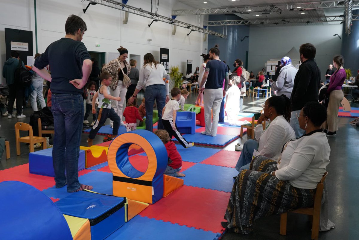 AzzazNadege's tweet image. 👶🏽 Matinale Petite Enfance à #Châtillon hier matin à la rencontre des familles et de nos touts-petits en présence des professionnelles de la petite enfance de notre ville :auxiliaires de puériculture et agents de nos crèches, assistantes maternelles, sage-femmes, PMI, parentalite