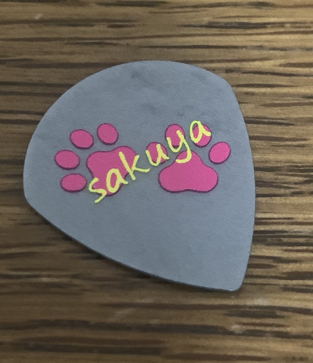 sakuya009's tweet photo. 気に入ったピックがことごとく廃盤になるのでオリジナルで作っちゃった
バンドも無いし活動もしてないから自宅で弾くだけなのに😅
あまり使う人がいない素材らしいので試したい方いたら https://t.co/JAYeh9nT49