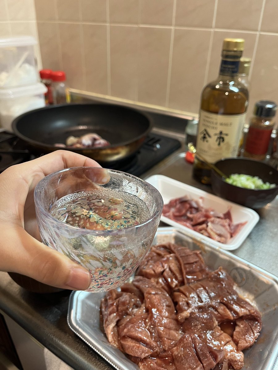 ばねこ tweet media