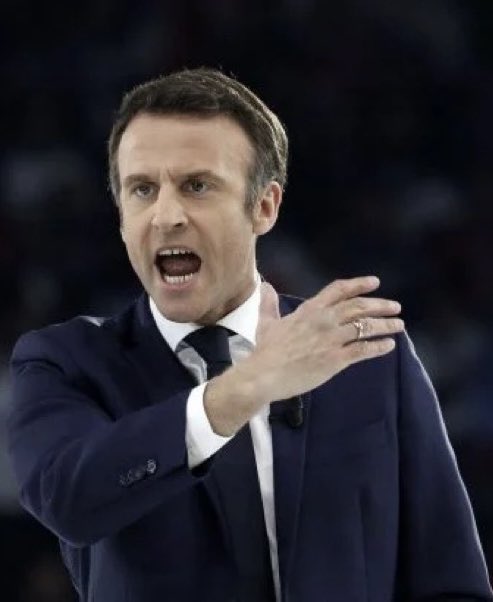 ImpactMediaFR's tweet image. 🚨🇫🇷🇮🇱⛪️ ALERTE INFO !

Emmanuel Macron "CONDAMNE" la décision de la police israélienne d'empêcher le Patriarche latin de Jérusalem de célébrer la messe des Rameaux.

(X)