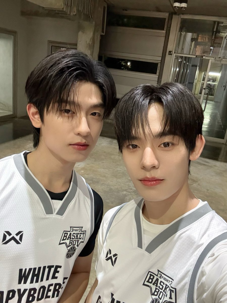 peach’s slippers tweet media