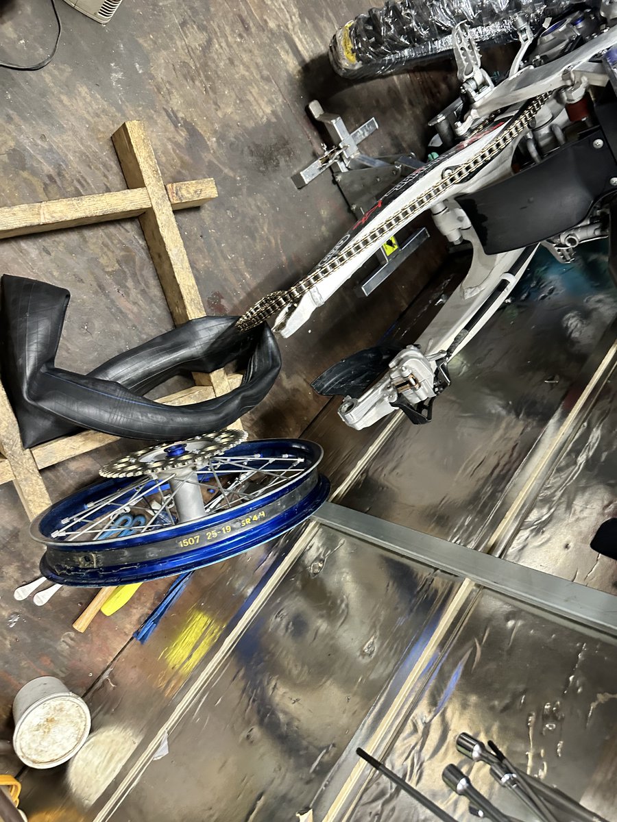 TAKA🍥イナソンでエアウォークしたおじさん tweet media