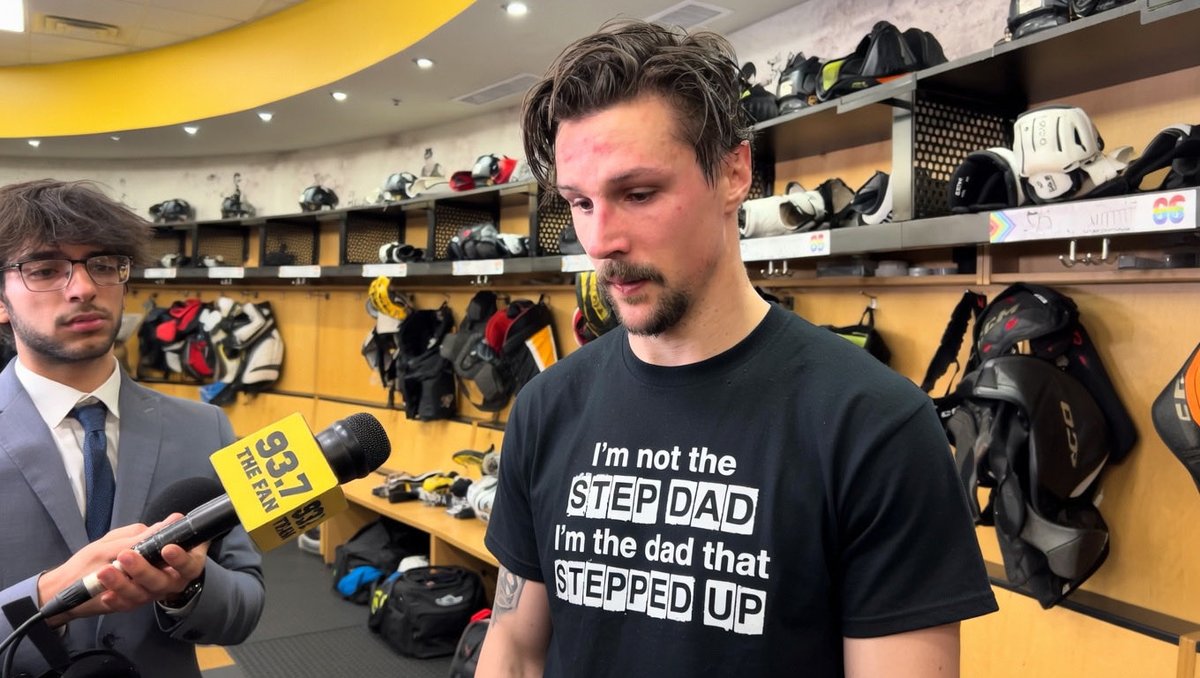 PenguinsJesus's tweet photo. Erik Karlsson has really been taking his team dad duties seriously since Sidney Crosby and Evgeni Malkin have left the lineup.

Incredible leadership by the veteran. https://t.co/T6nAm13lYC