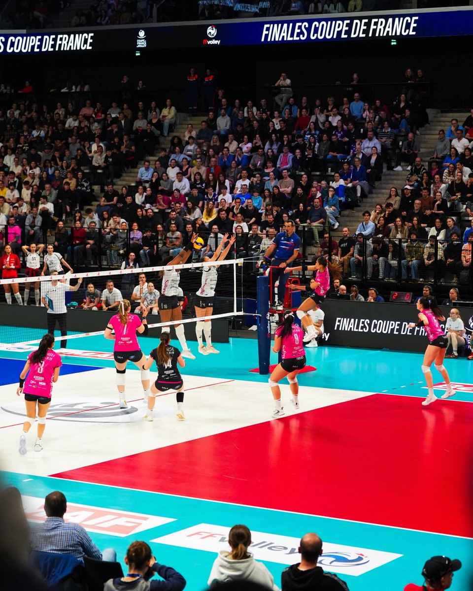 LendlesslD's tweet photo. ค๊กรามมม เอ็นดูสู้บล๊อกใหญ่มาก อย่าว่าแต่บล๊อกโล่งเลย บล๊อกเดี่ยวก็แทบจะไม่เห็น https://t.co/YkepGyVlR3