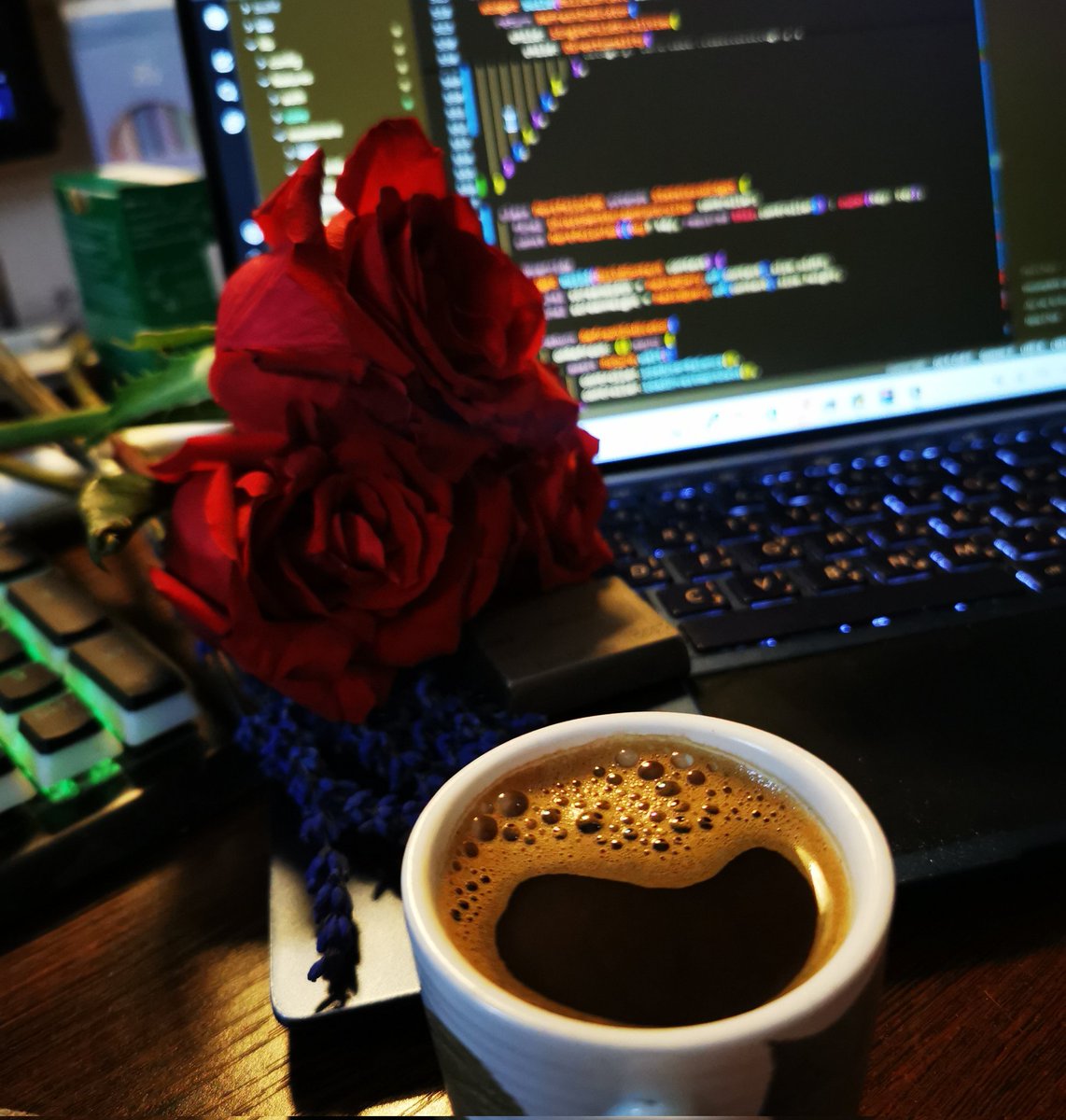 Rania_cs's tweet photo. ☕🔥😶‍🌫️ https://t.co/QeP1OT29mM