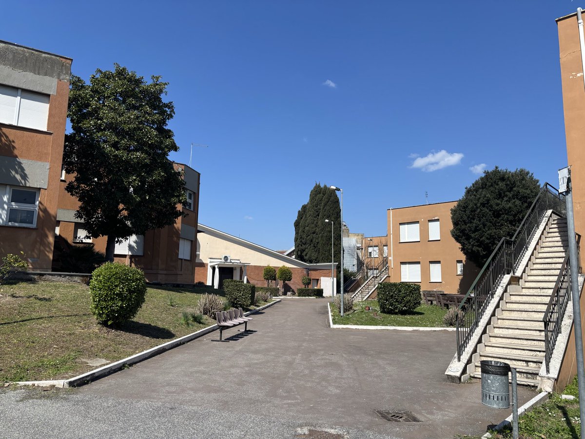 miwalab303's tweet photo. 大学や附属の先生方とローマとボローニャの学校を訪問し、インクルーシブについて学んできました。幼稚園から大学まで見学し、日本との違いに驚かされるとともに、考えさせられる事も多い1週間でした。#インクルーシブ #イタリア https://t.co/WVJfbrc7sK