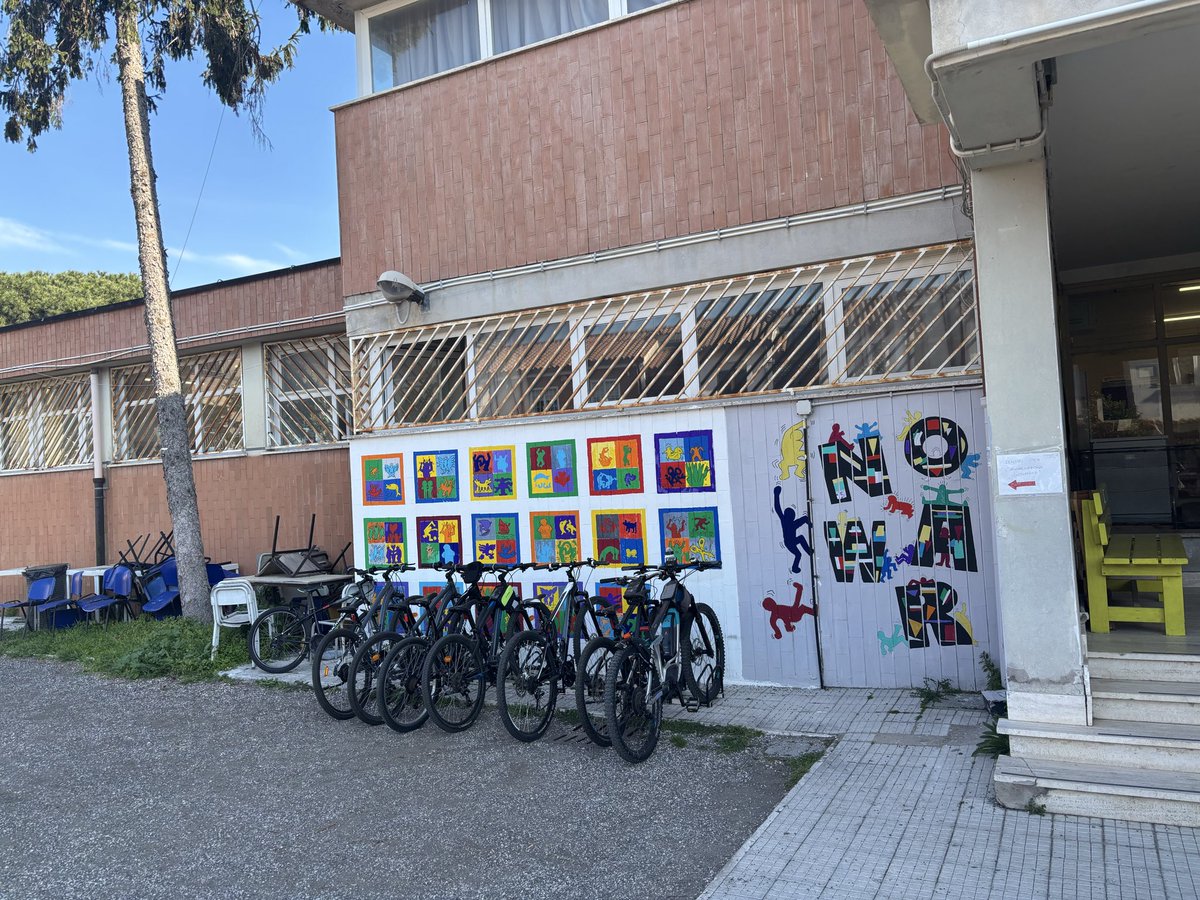 miwalab303's tweet photo. 大学や附属の先生方とローマとボローニャの学校を訪問し、インクルーシブについて学んできました。幼稚園から大学まで見学し、日本との違いに驚かされるとともに、考えさせられる事も多い1週間でした。#インクルーシブ #イタリア https://t.co/WVJfbrc7sK