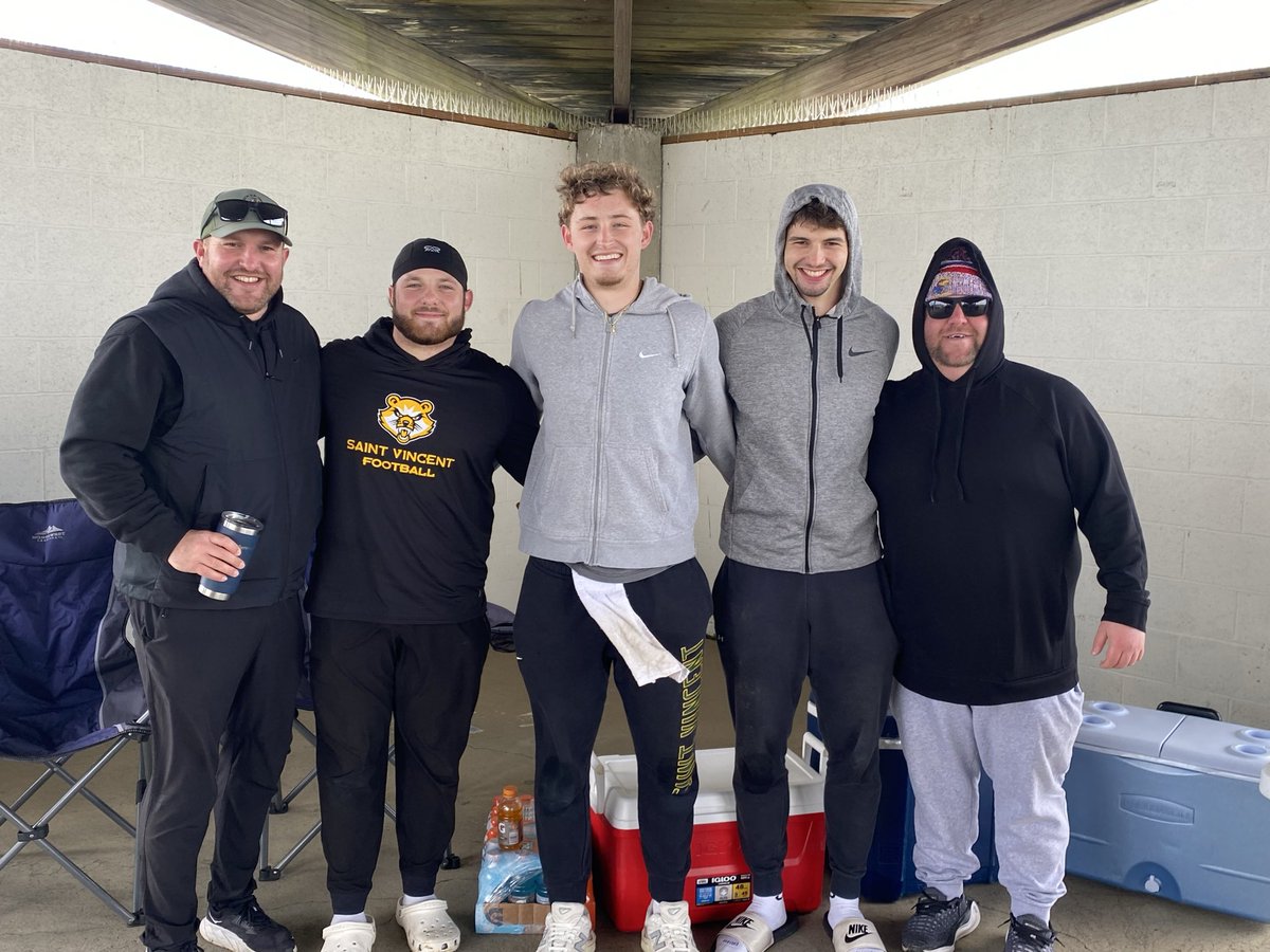 CoachMBrown1's tweet photo. Awesome seeing these guys practice this weekend. Big year coming up! @SVC_FTBL https://t.co/tOFSZsl8Cg