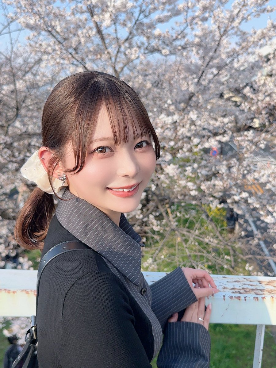 𝐄𝐢𝐦𝐢 tweet media