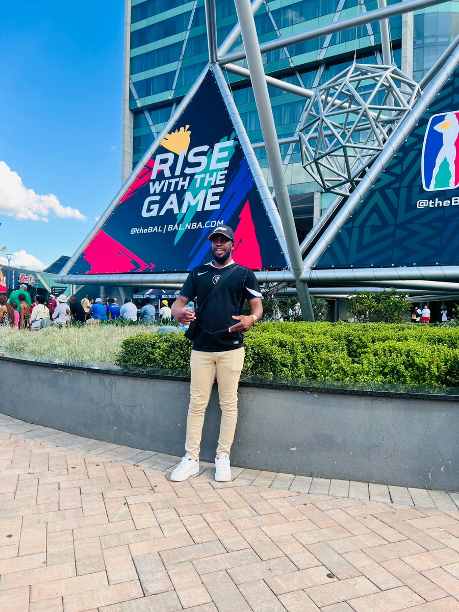 Tshi-Amo Molefe tweet media