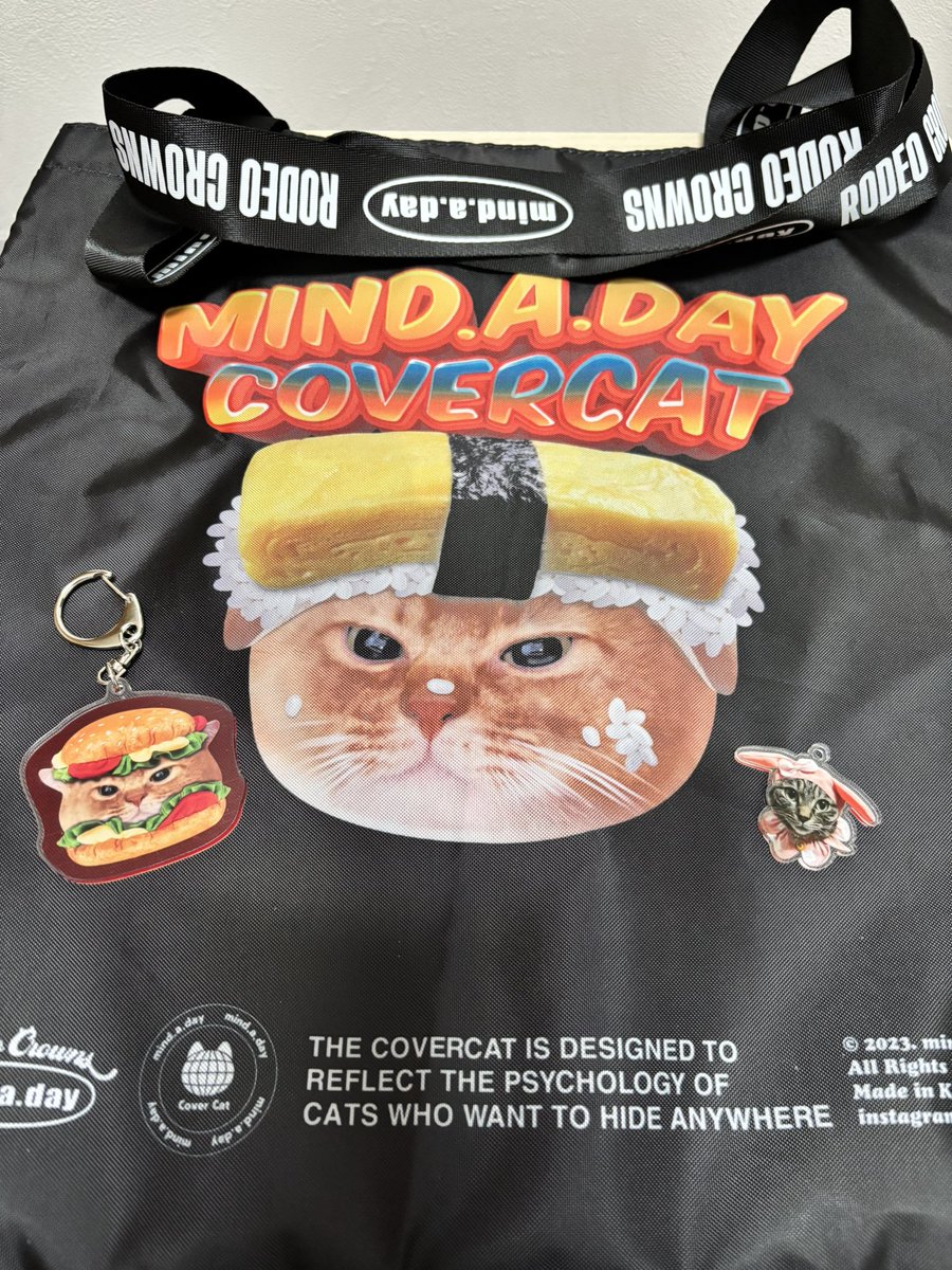bobob0821's tweet photo. きゃわいすぎる猫ちゃんグッズ買っちゃった♪
#MINDADAY https://t.co/mpzKJYKwos