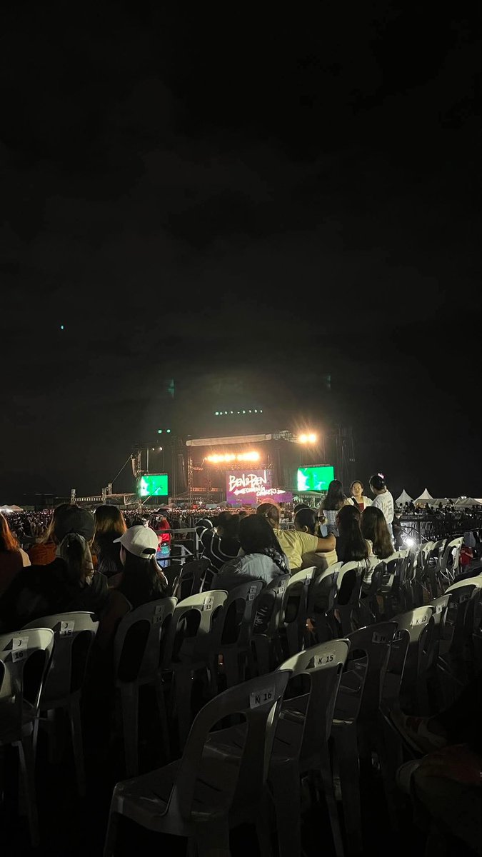 dani⁷ ☻︎ saw hobi !! tweet media