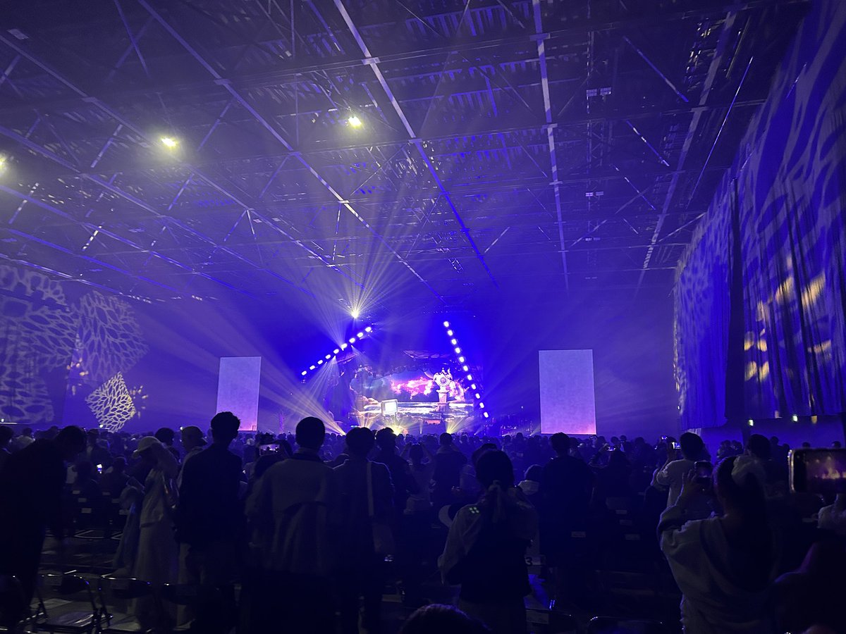_18yoru_'s tweet photo. 人生初ライブ行ったあああ
ずとまよしか勝たん https://t.co/cbinSfyEcS