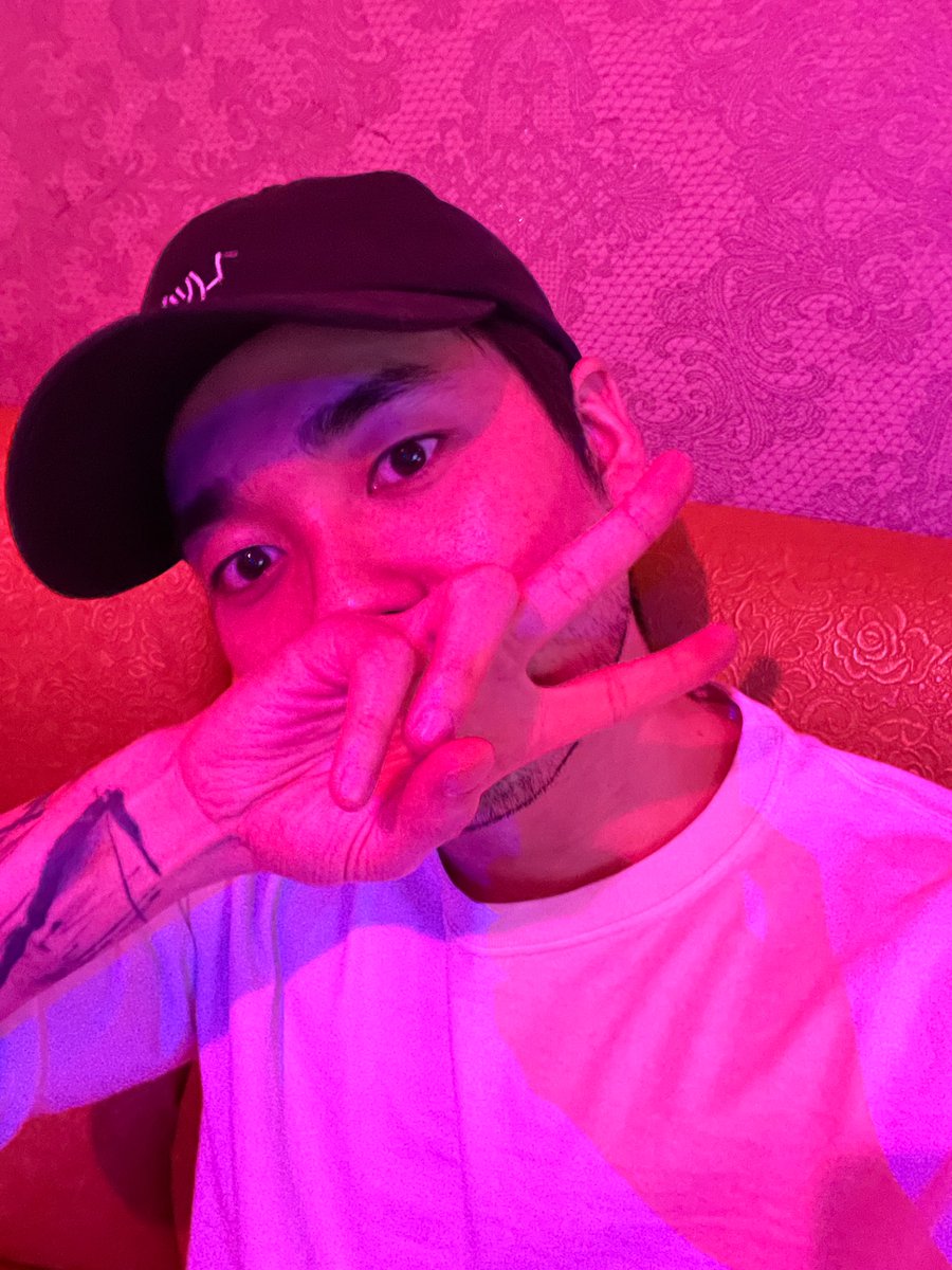 purple_loveS2's tweet photo. 😍😍😍

#곽아론 #aaronkwak #아론 #aaron https://t.co/7pmwEKShU8