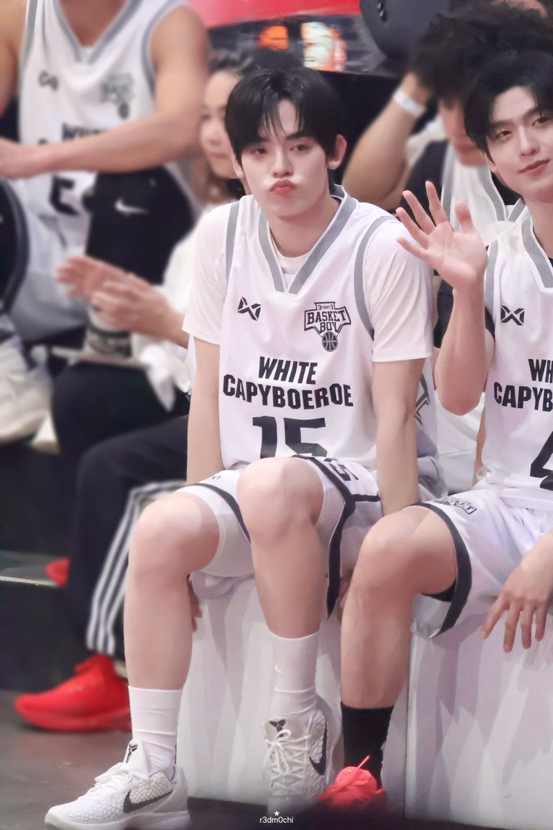 nongred🫕* tweet media