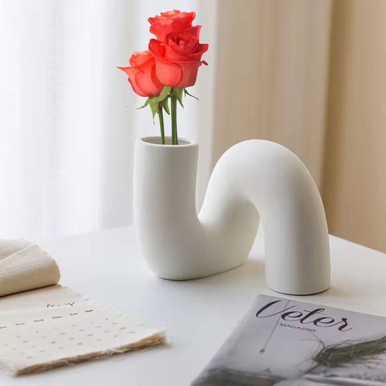 AuraOpul's tweet image. Transform any room in seconds with our Contemporary Abstract Ceramic Vase.🏺

🛒 Shop now: auraopul.com/contemporary-a…

#AbstractDecor #CeramicVase #ModernFarmhouse #FastShipping #HomeDecorGifts #RusticElegance #AuraOpul #InstantHomeStyle #UniqueVase
