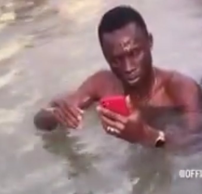 A Y O 📎 tweet media