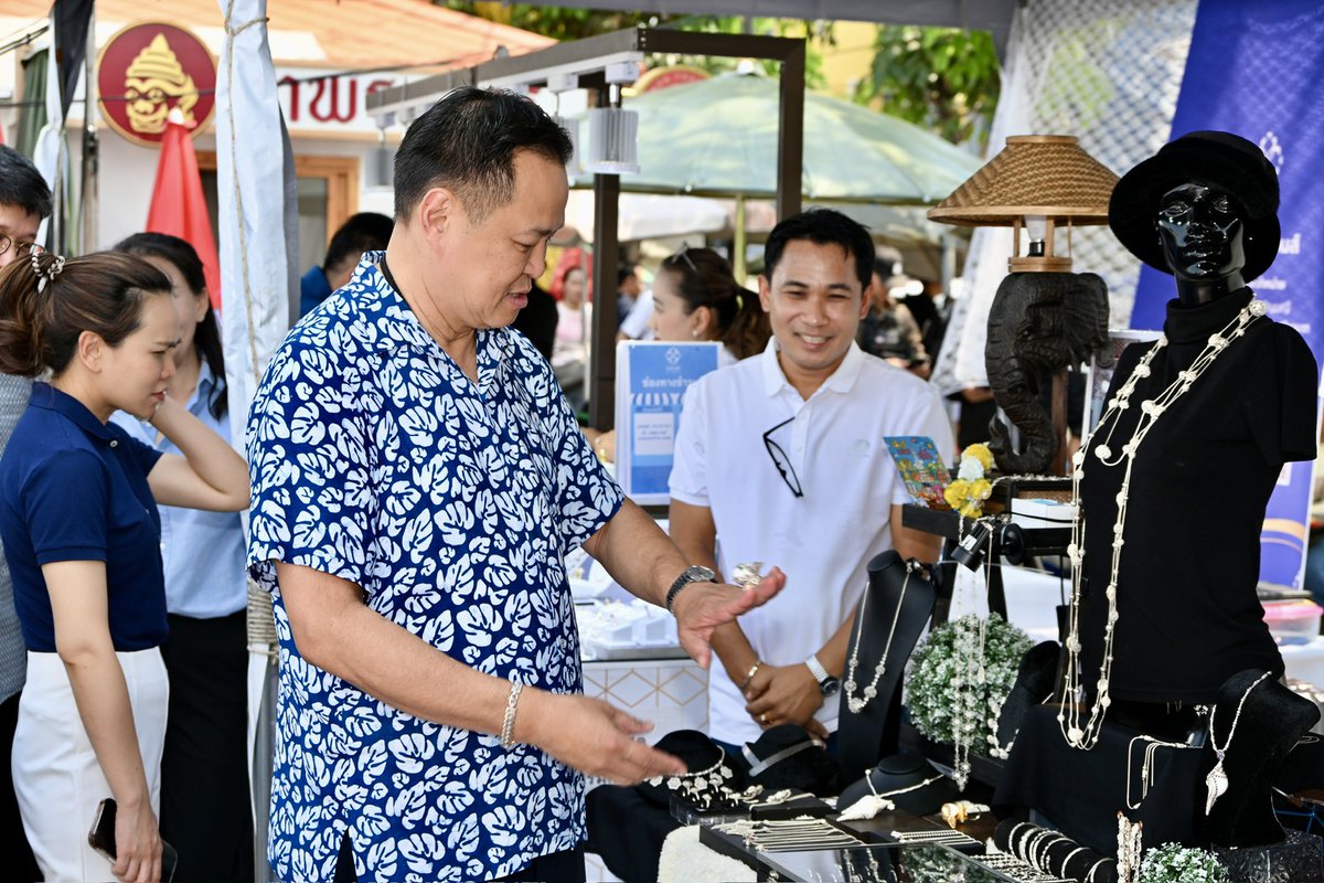 Tarot to youuuu tweet media