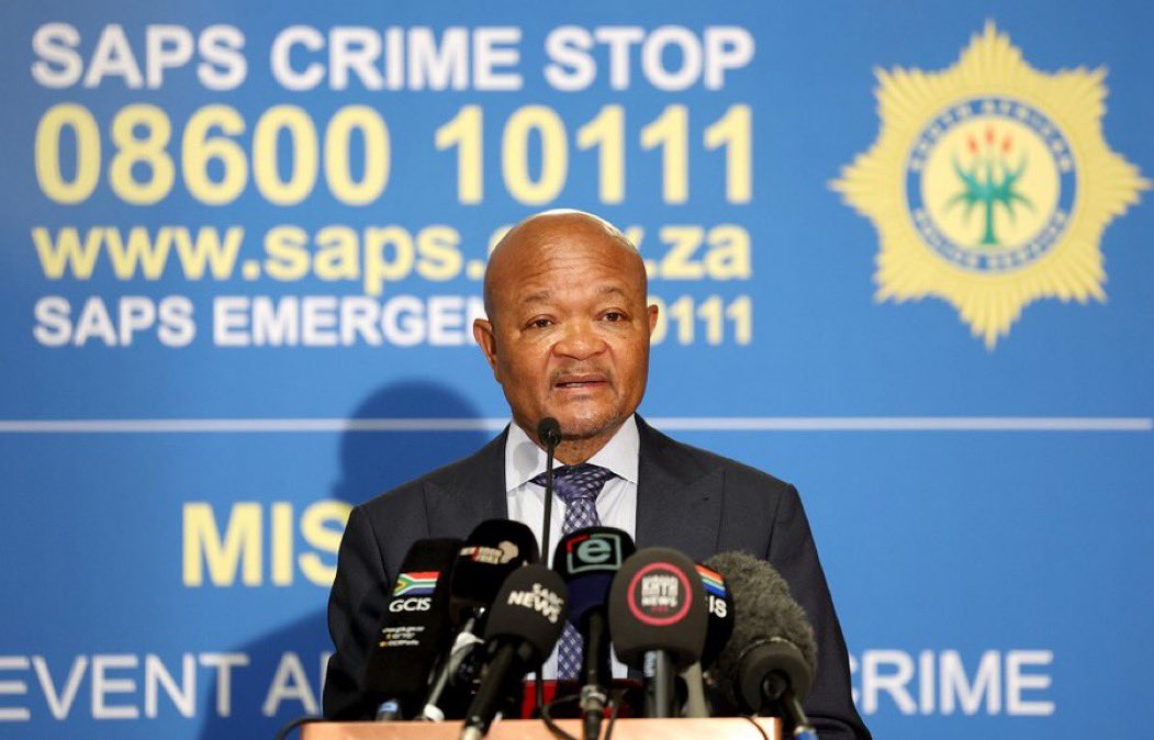 Man’s NOT Barry Roux tweet media