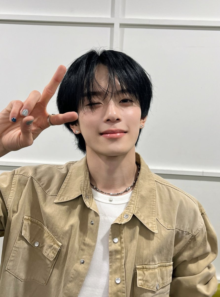 [📸]
2026.03.29 #오늘의강민
@ KBS2 #GagConcert

바라만 봐도 웃음이 나는
강민과 함께하는 즐거운 일요일🎶

#강민 #KANGMIN #VERIVERY
#Free_Falling
#개그콘서트