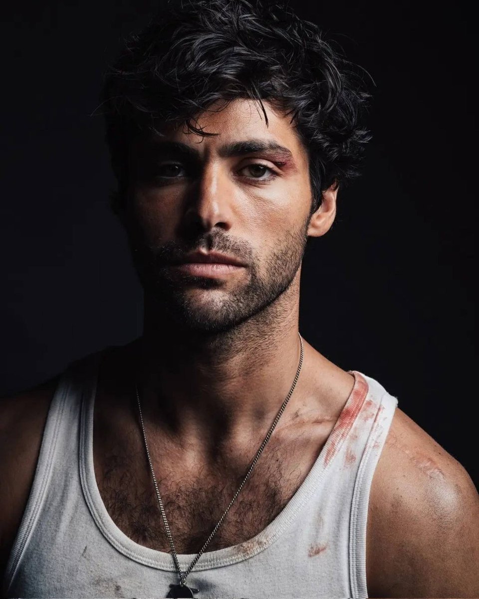 SAspihesi's tweet image. Same person????      SAME PERSON

(#Shadowhunters #SaveShadowhunters #ReturnToTheShadows)