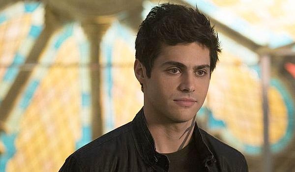 SAspihesi's tweet image. Same person????      SAME PERSON

(#Shadowhunters #SaveShadowhunters #ReturnToTheShadows)