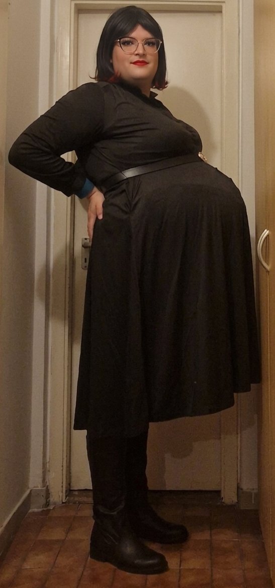 cdprgo's tweet photo. Bought a new dress with a leather legging. Feeling so good in this 🥰
#pregnant #cd #belly #leather https://t.co/s1iUxvbtH7