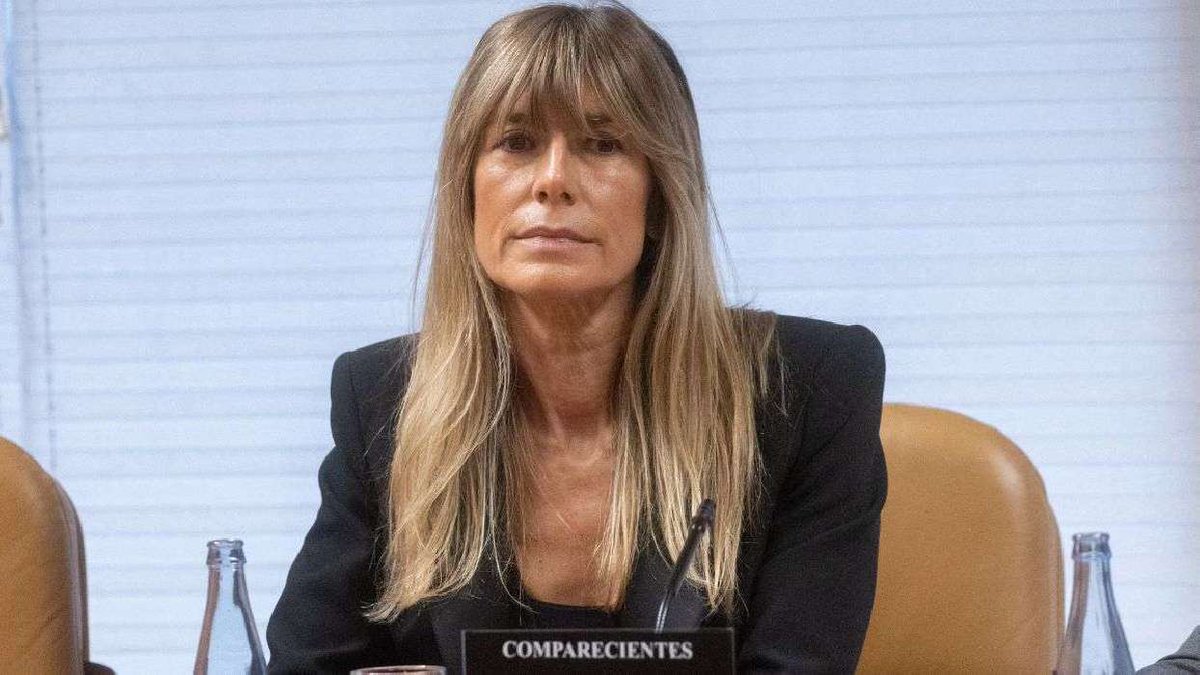 alvaroh1408's tweet photo. Centrémonos, para no desviar el foco:
El próximo miércoles 1 de abril declara ante el juez Begoña Gómez.
#Pentaimputada https://t.co/sLxrwZvWZq