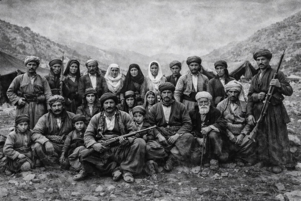 Gutilerx's tweet image. Eşîra Îsmaîl Ezîzî, eşîreke #kurd a girîng e ku navê xwe ji kalê xwe Îsmaîl bin Şah Mihemed girtiye. Hinek dibêjin ku ew ji şaxên eşîra Caf e, hinekên din jî vê yekê red dikin. War û cihên niştecihbûna eşîra Îsmaîl Ezîzî li ser naxiyeya Sordaş; gundên Cermeke, Qezwayî, 
+++;