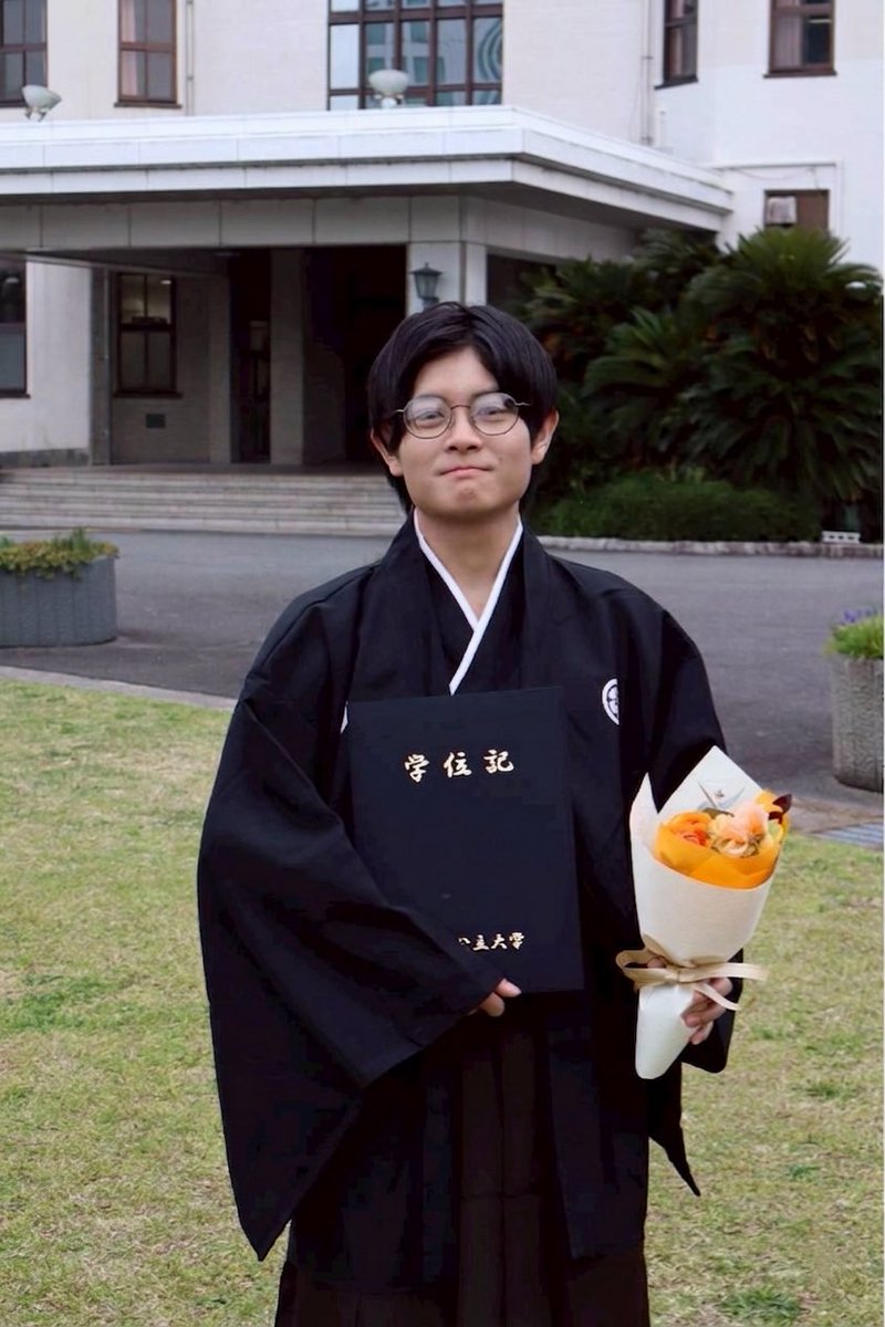 でこぽん tweet media