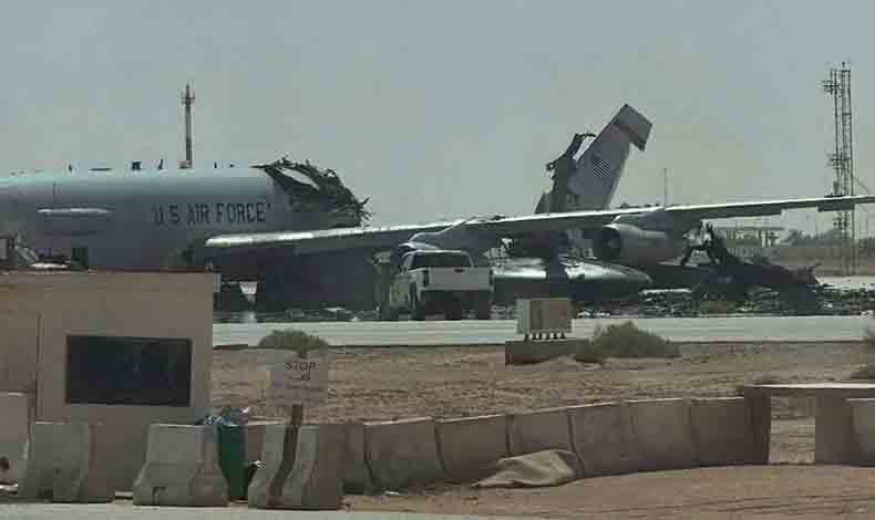 Nawaiwaqt_'s tweet image. سعودی عرب پر ایران کے حملے میں امریکی جاسوس طیارہ تباہ، تصاویر وائرل
nawaiwaqt.com.pk/29-Mar-2026/19…
#USA #Spy #Plane #Destroyed #Iran  @Iran_GOV @IRIMFA_EN @USArmy @StateDept #IranWar