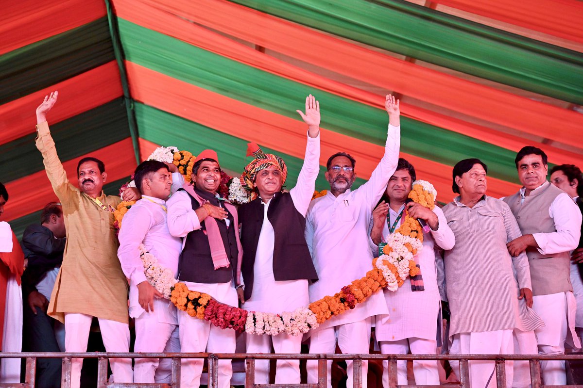 yadavAshutsoh01's tweet image. दादरी’ की है यही ललकार
PDA लाएगा नया इंक़लाब 

#akhilesh_yadav #dadari #PDA_हुंकार_रैली #नोएडा