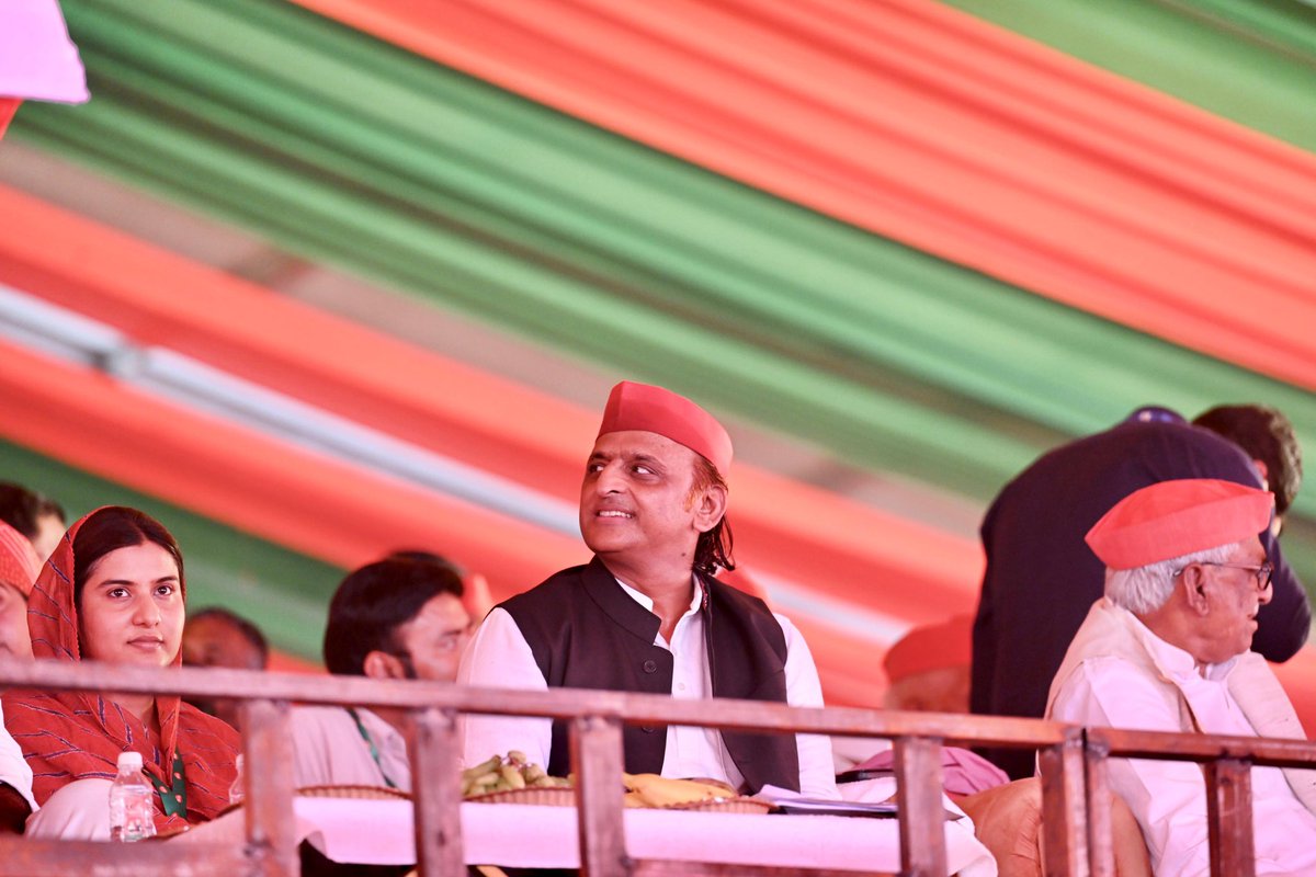yadavAshutsoh01's tweet image. दादरी’ की है यही ललकार
PDA लाएगा नया इंक़लाब 

#akhilesh_yadav #dadari #PDA_हुंकार_रैली #नोएडा