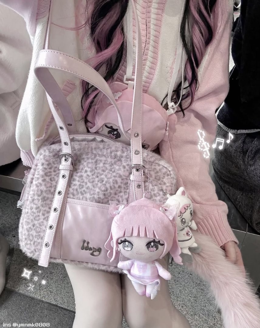 お気に入りのピンクレオパードバッグ💗
最強に可愛いポイントコーデじゃない？ (ˆ〉 𖥦 〈ˆ)✧･ﾟ