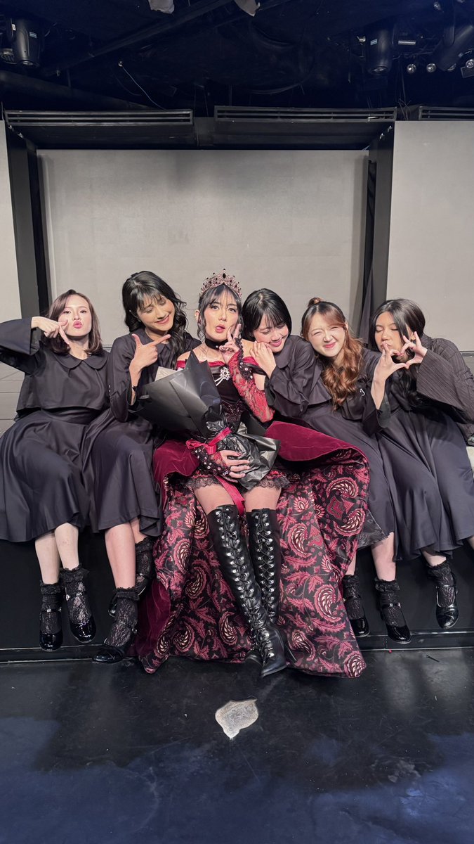 Aurellia tweet media