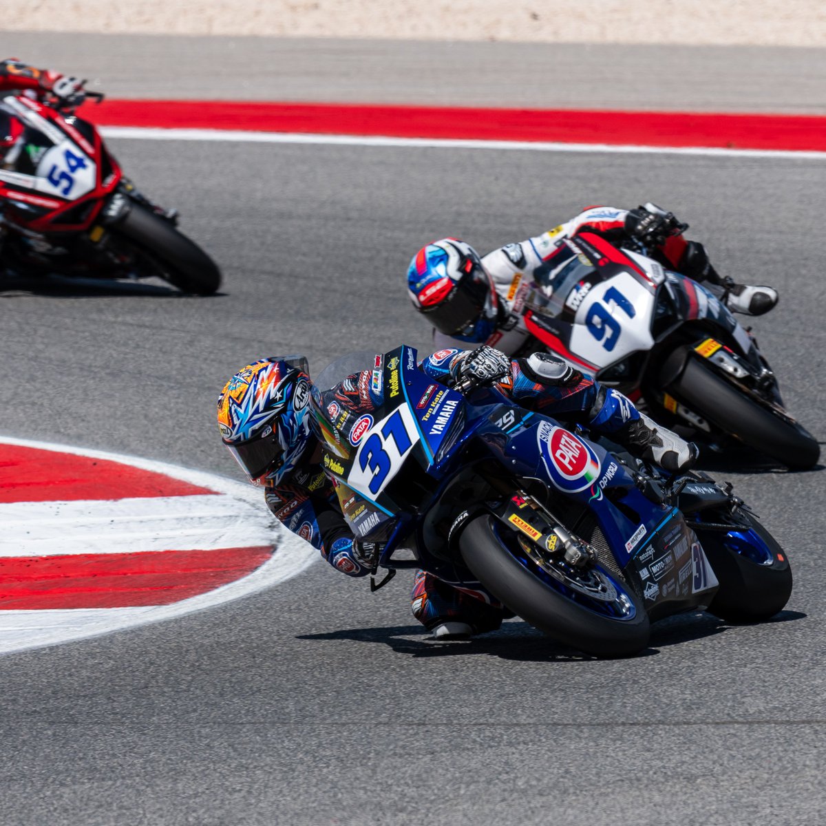 Pata Yamaha Ten Kate Racing tweet media