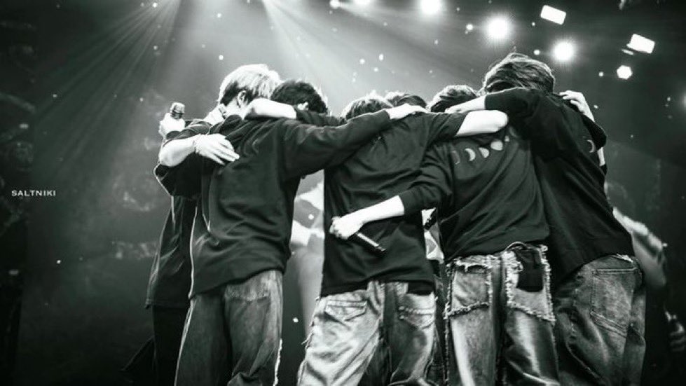 enhypen is…?

ENHYPEN is seven, treat them as artists, not products
#ENGENES_MADE_ENHYPEN_7
#BringHeeseungBackToENHYPEN